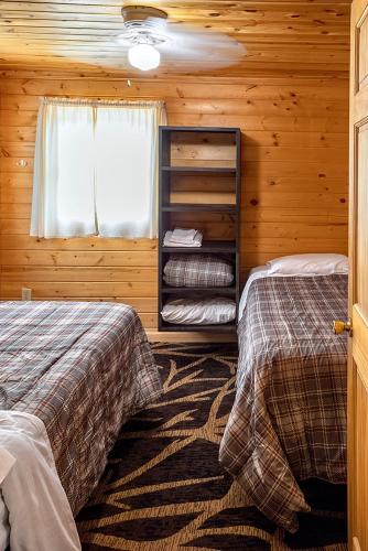 big river escape riverside cabins