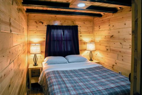 big river escape riverside cabins