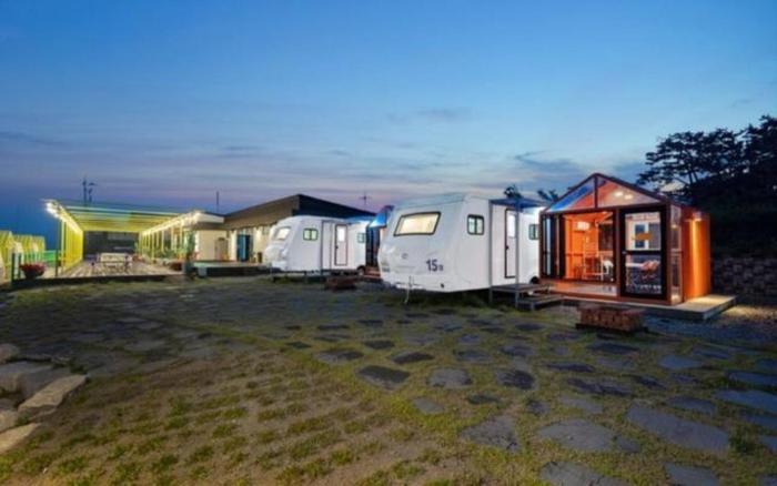 pohang guryongpo unis bada caravan