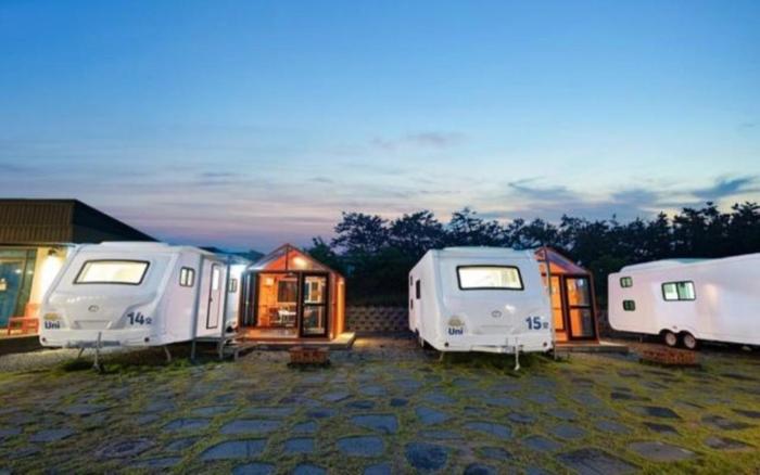 pohang guryongpo unis bada caravan