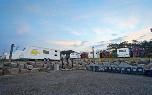 pohang guryongpo unis bada caravan