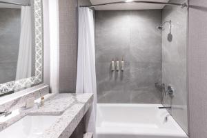 renaissance oklahoma city downtown bricktown hotel