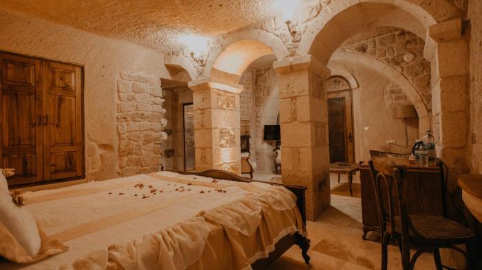 serenus cave suites