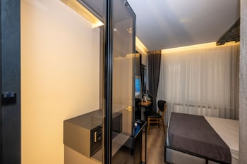 continental airport hotel