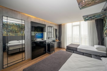 continental airport hotel