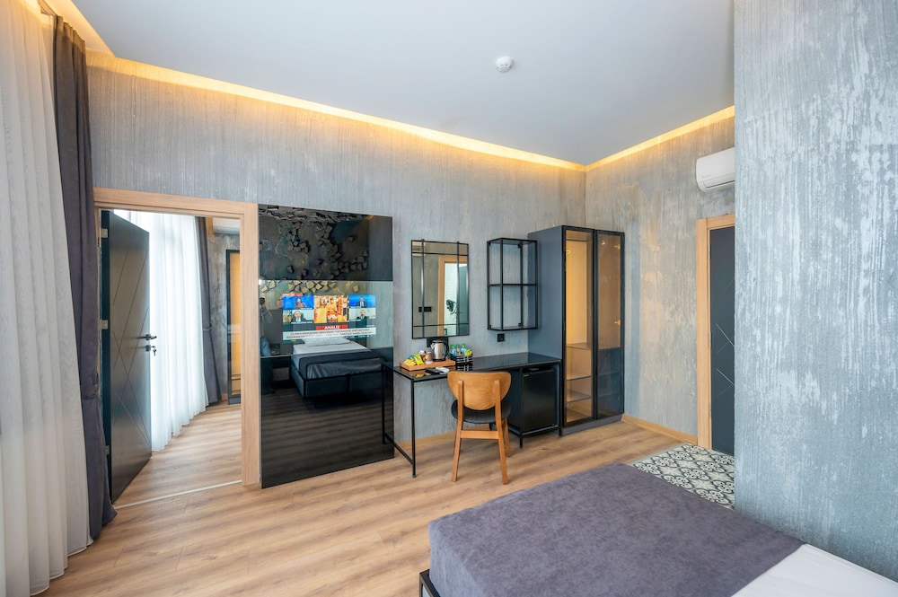 continental airport hotel