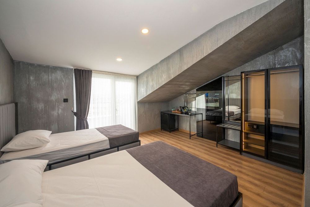 continental airport hotel