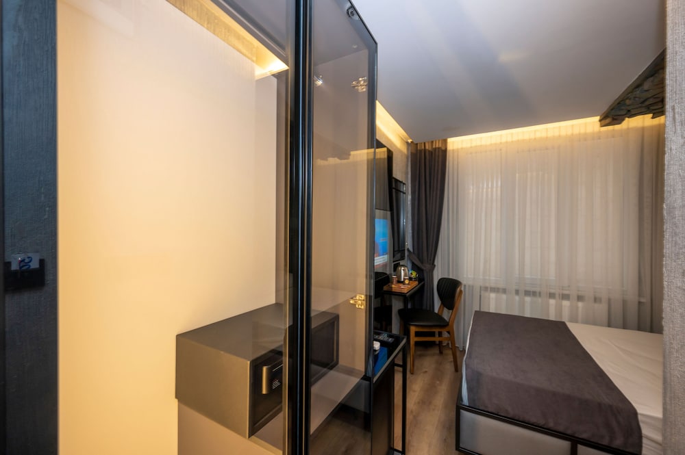 continental airport hotel