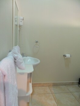 grooms beach villa and resort