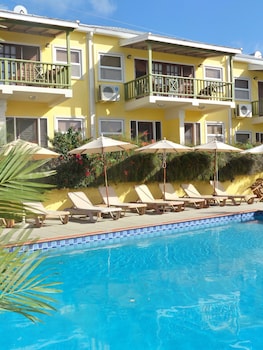 grooms beach villa and resort