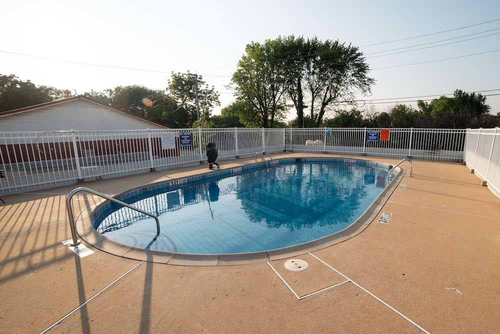 americas best value inn and suites siloam springs