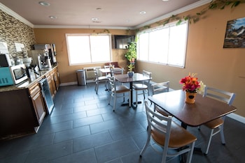 americas best value inn and suites siloam springs