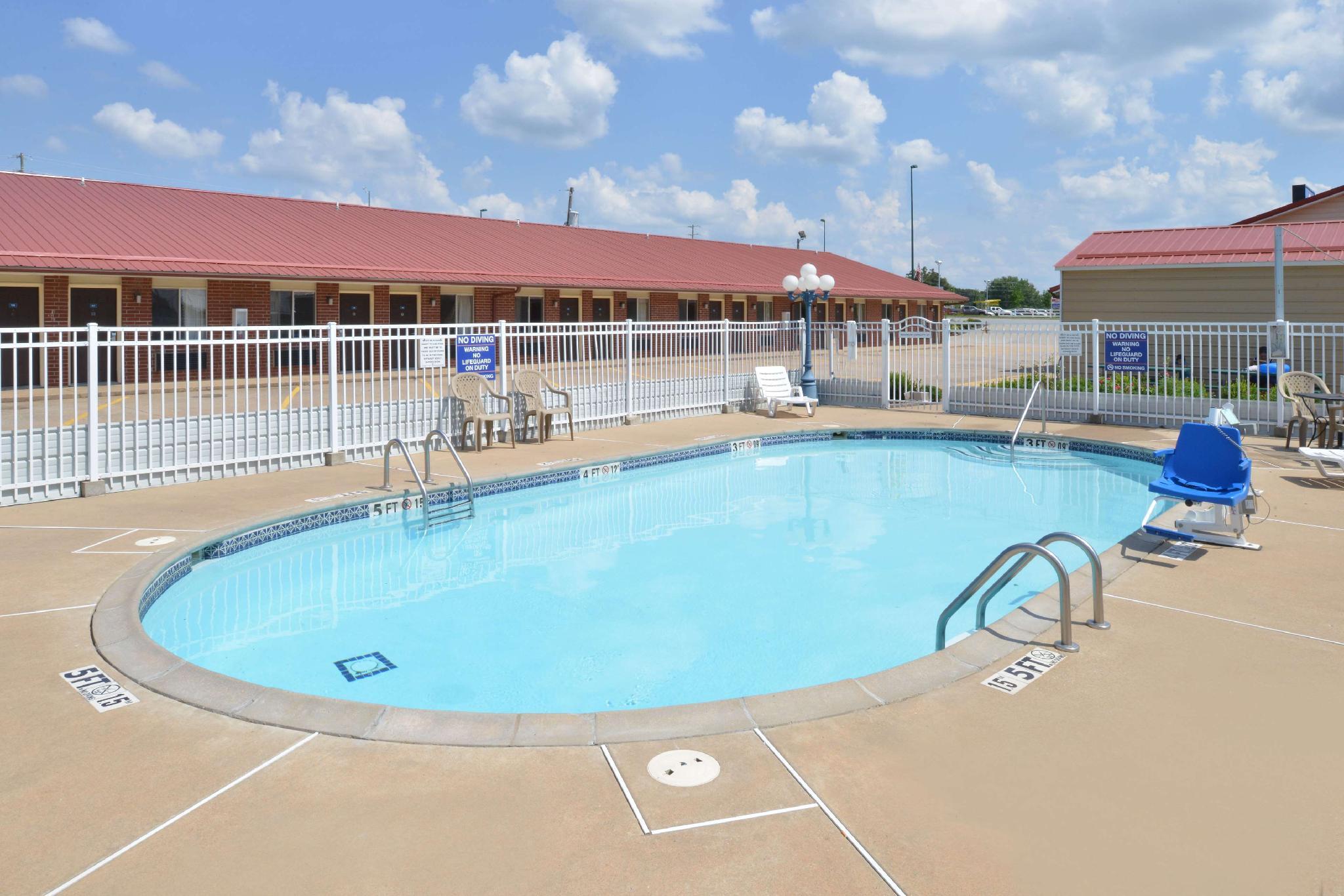 americas best value inn and suites siloam springs