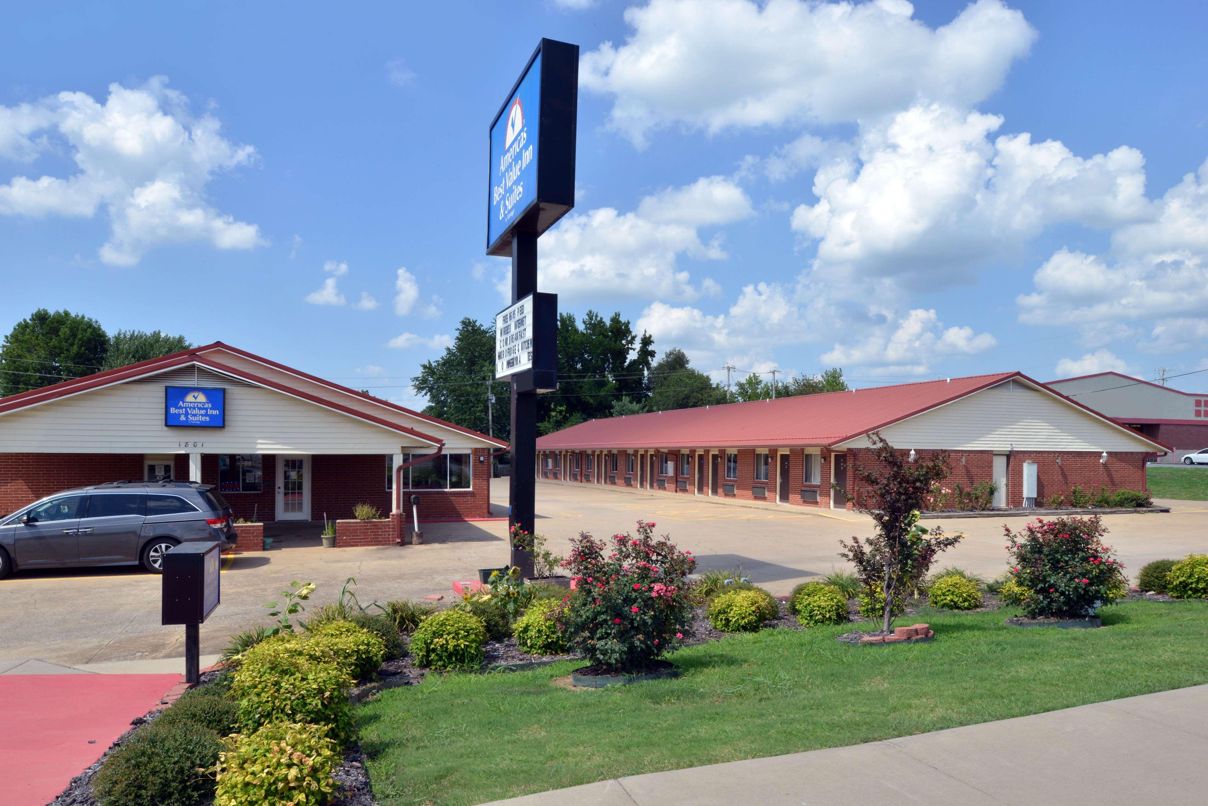 americas best value inn and suites siloam springs