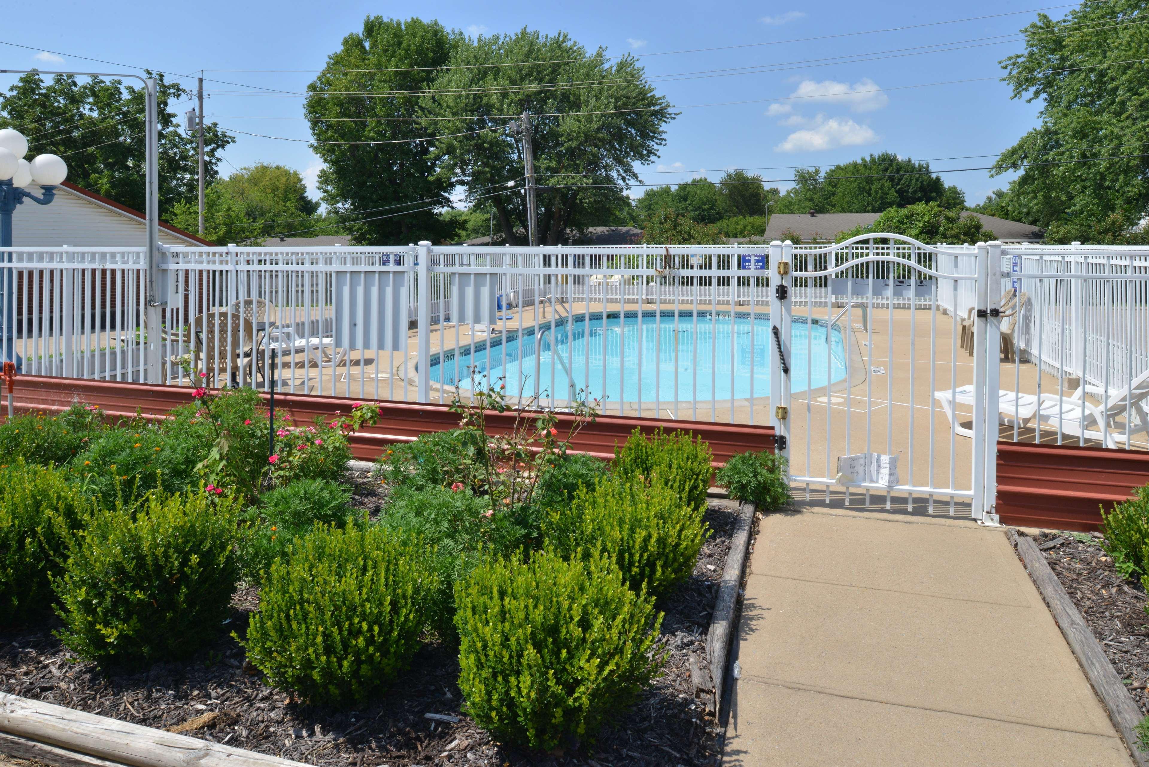 americas best value inn and suites siloam springs