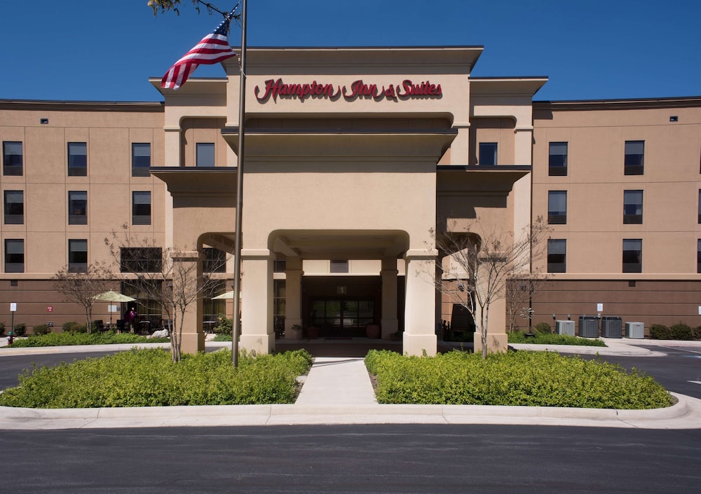 hampton inn and suites woodstock va
