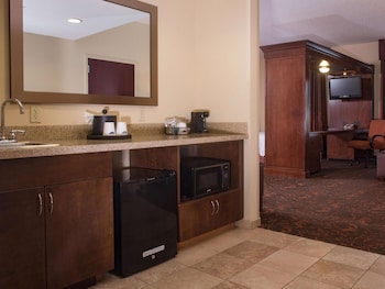 hampton inn and suites woodstock va