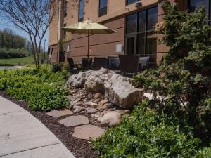 hampton inn and suites woodstock va