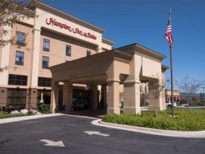 hampton inn and suites woodstock va