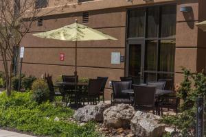 hampton inn and suites woodstock va
