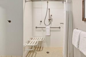 courtyard by marriott troy