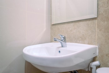 nice and comfy studio apartment at transpark cibubur