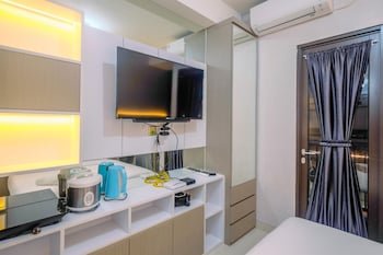 nice and comfy studio apartment at transpark cibubur
