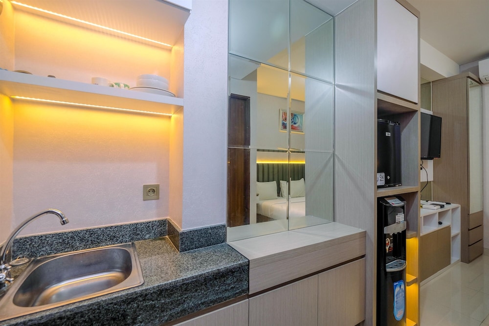 nice and comfy studio apartment at transpark cibubur