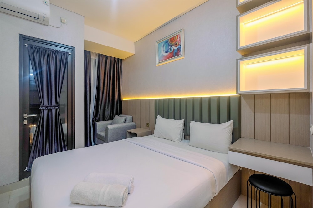nice and comfy studio apartment at transpark cibubur