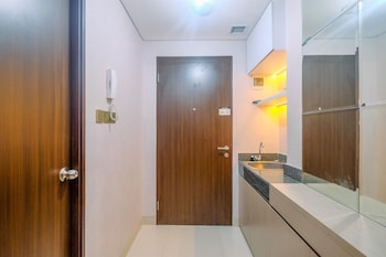 nice and comfy studio apartment at transpark cibubur