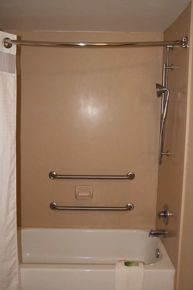 holiday inn express and suites greenwood by ihg