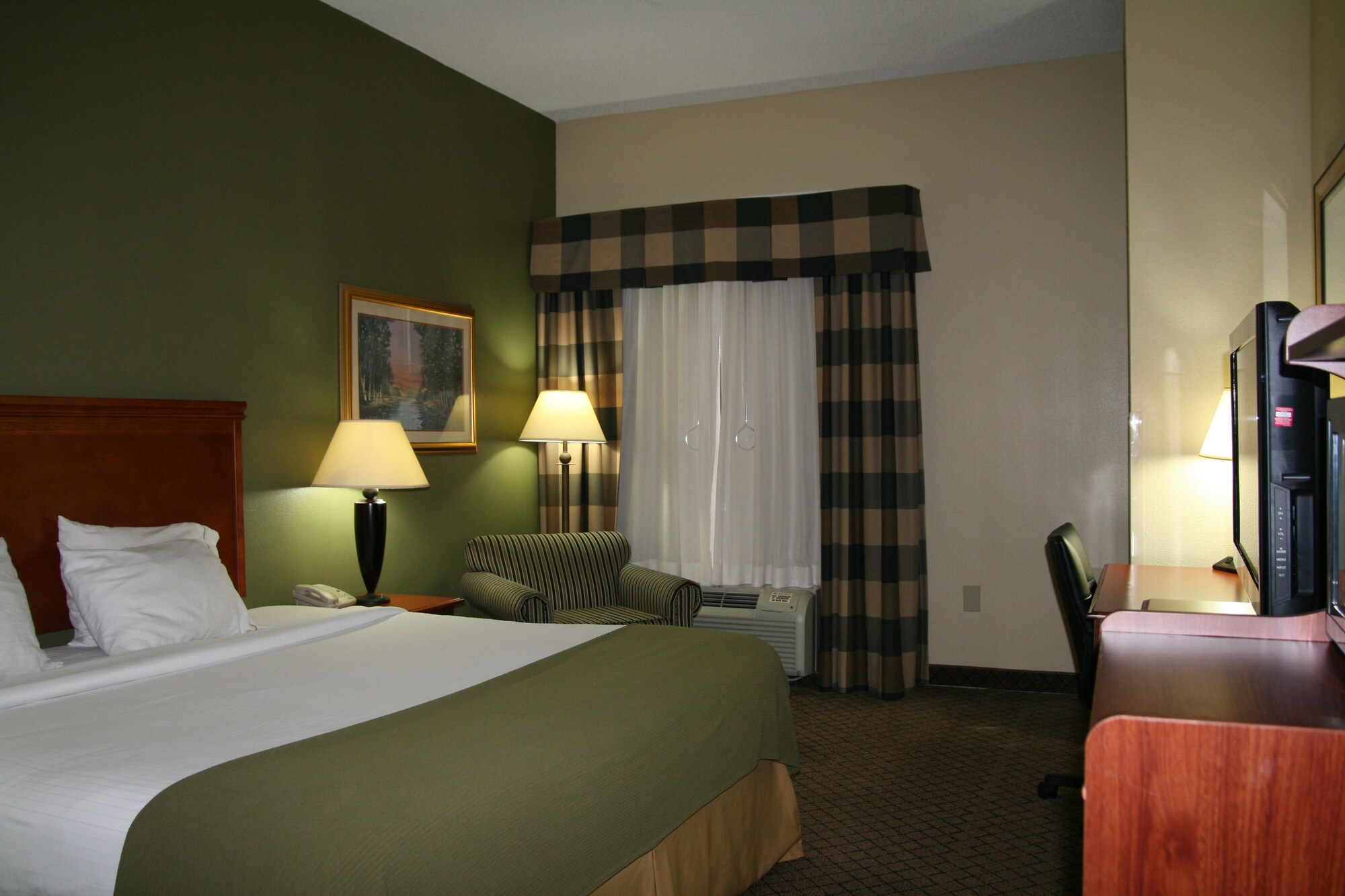 holiday inn express and suites greenwood by ihg