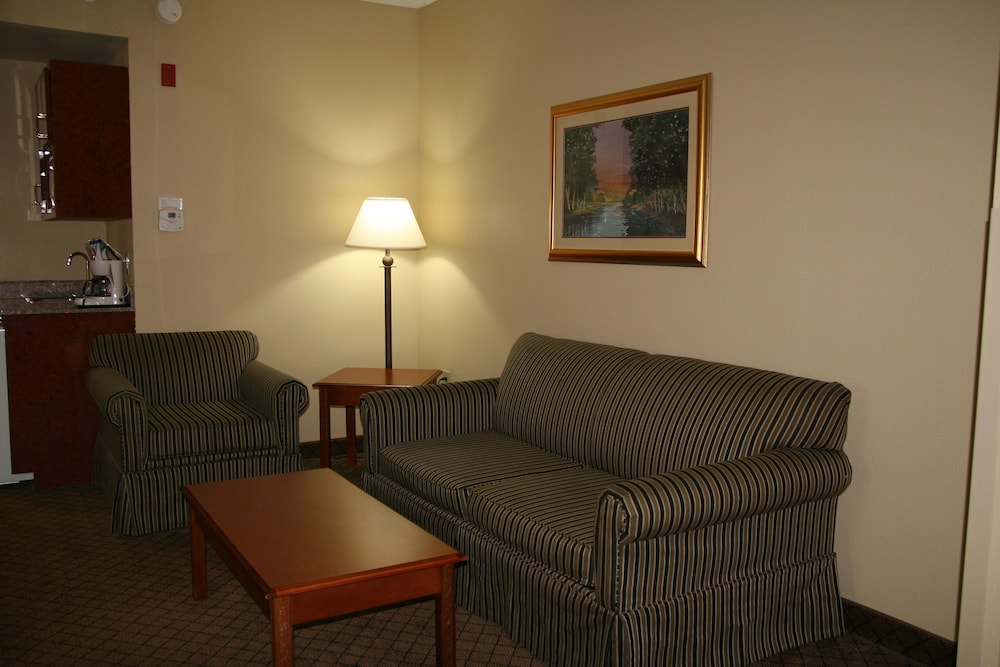holiday inn express and suites greenwood by ihg