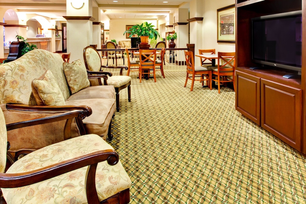 holiday inn express and suites greenwood by ihg