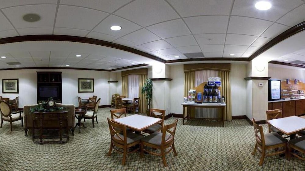 holiday inn express and suites greenwood by ihg