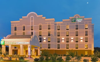 holiday inn express and suites greenwood by ihg
