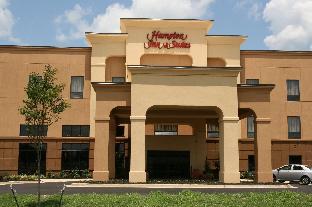 hampton inn and suites west point