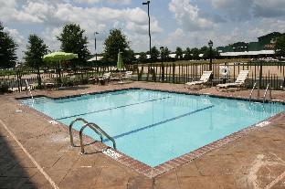hampton inn and suites west point