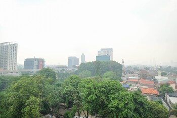 nice and comfy 1br apartment at mt haryono residence