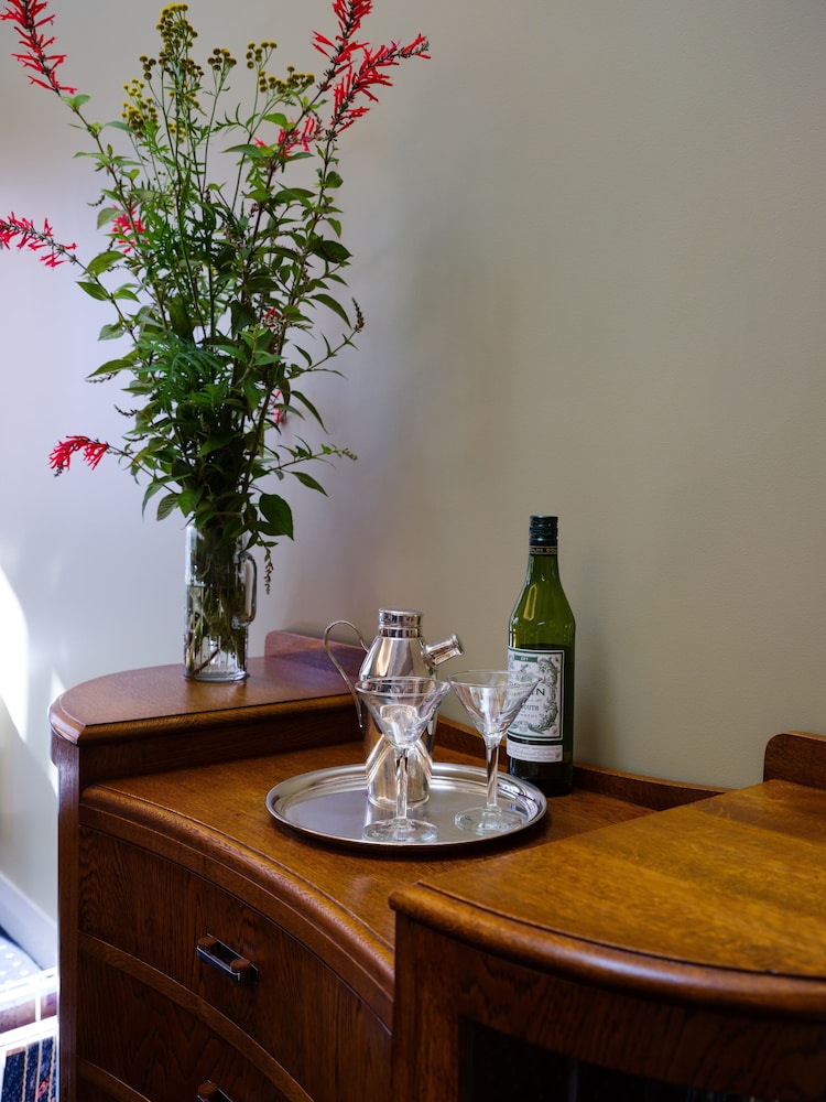 bell hill apartments