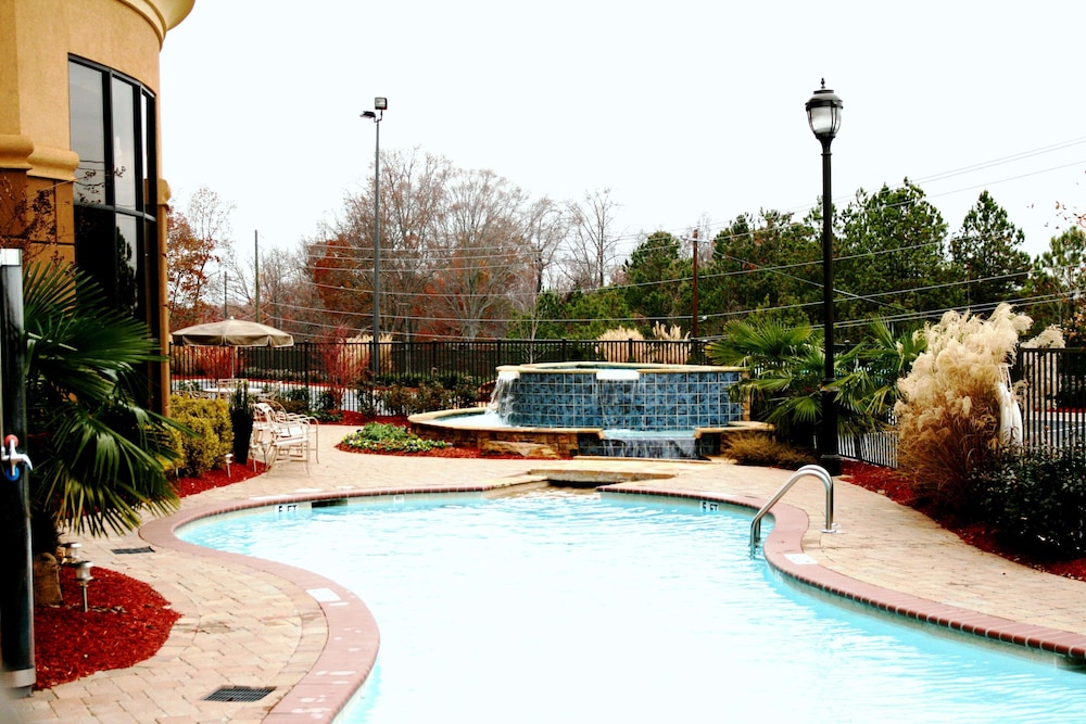 hampton inn and suites atl six flags