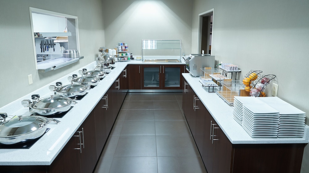 holiday inn and suites stockbridge atlanta i 75