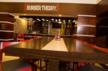 holiday inn and suites stockbridge atlanta i 75