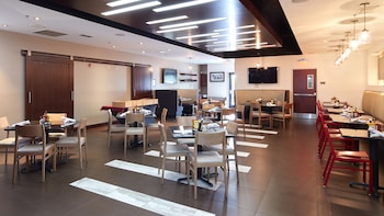 holiday inn and suites stockbridge atlanta i 75