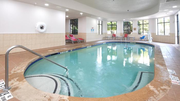 holiday inn and suites stockbridge atlanta i 75