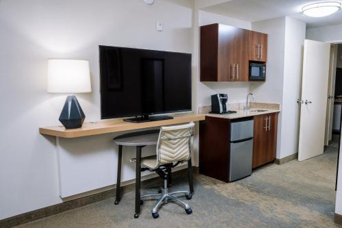 holiday inn and suites stockbridge atlanta i 75