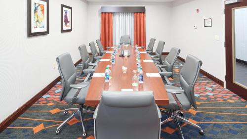 holiday inn and suites stockbridge atlanta i 75
