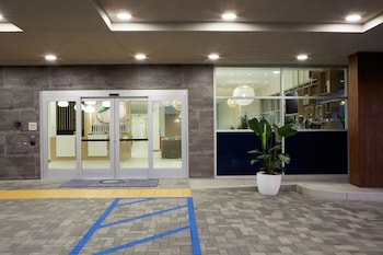 Element Irvine,,3 star