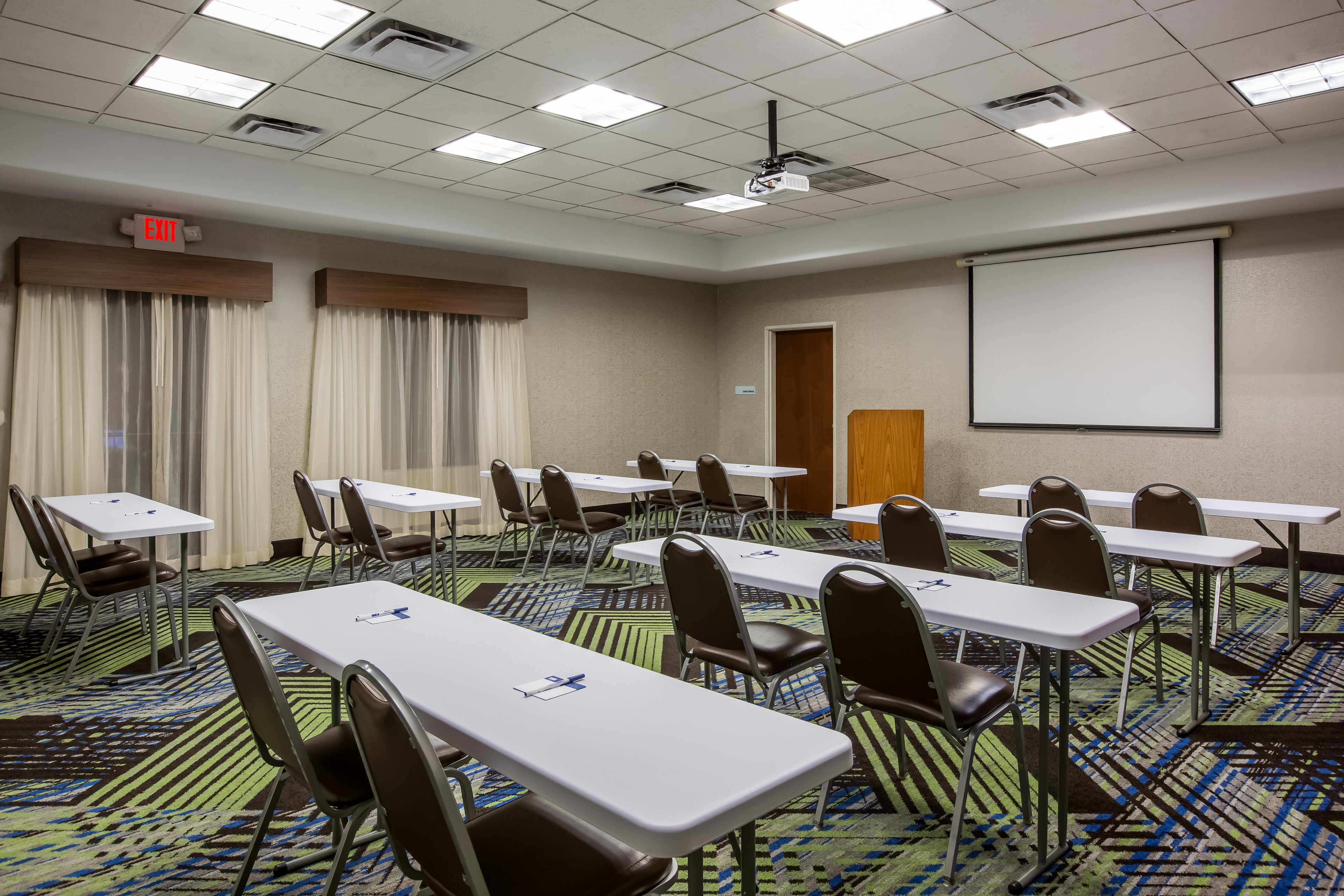 holiday inn express hotel and suites fairburn by ihg