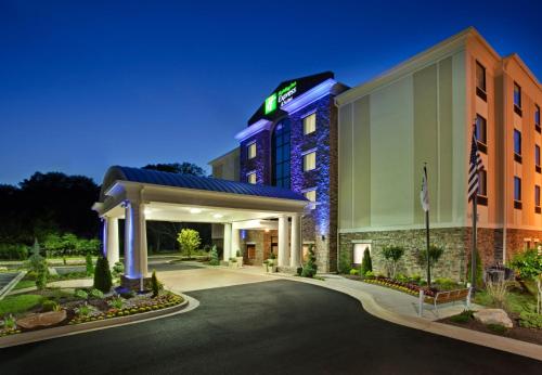 holiday inn express hotel and suites fairburn by ihg
